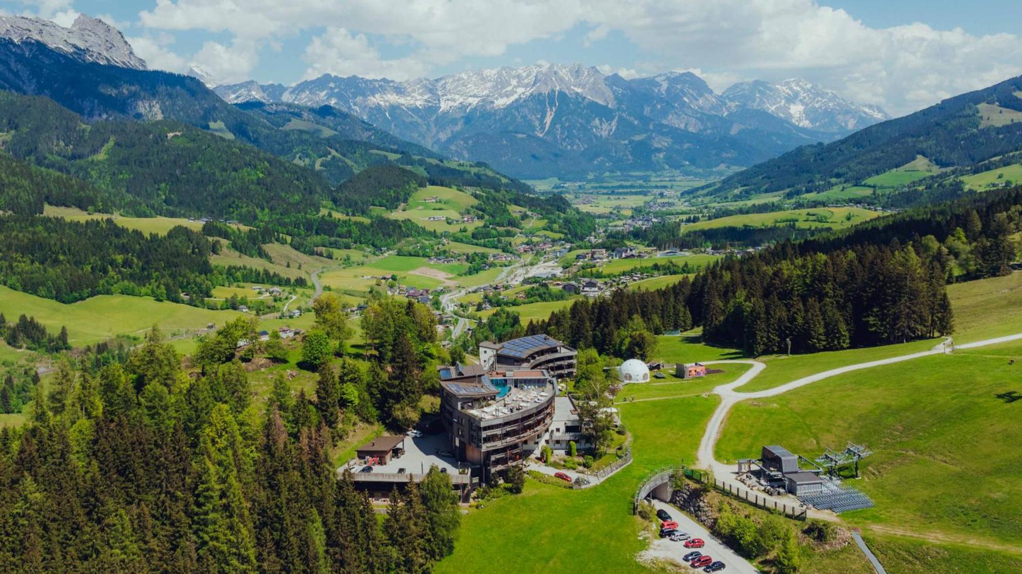 Holzhotel Forsthofalm 4* Leogang